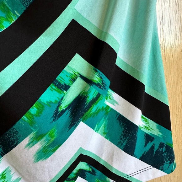 Calvin Klein Teal Black Green Geometric Sleeveless Poly Spandex Blouse Size M - Picture 8 of 9